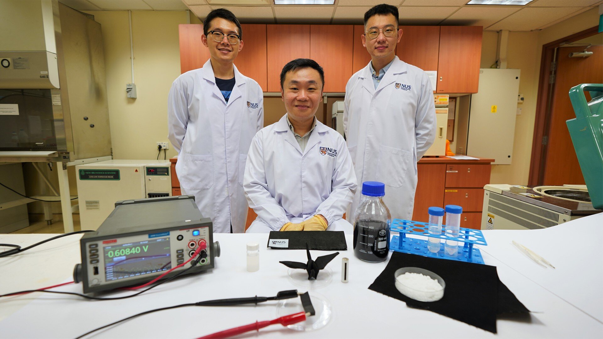 Self-charging, ultra-thin device that generates electricity from air moisture