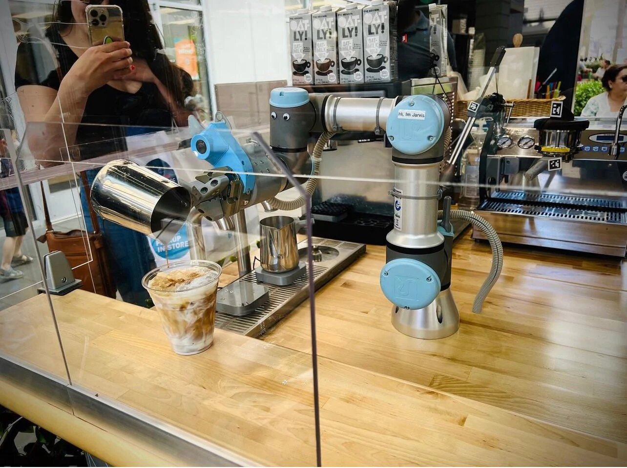 Seattle startups bring robots to coffee, pizza prep