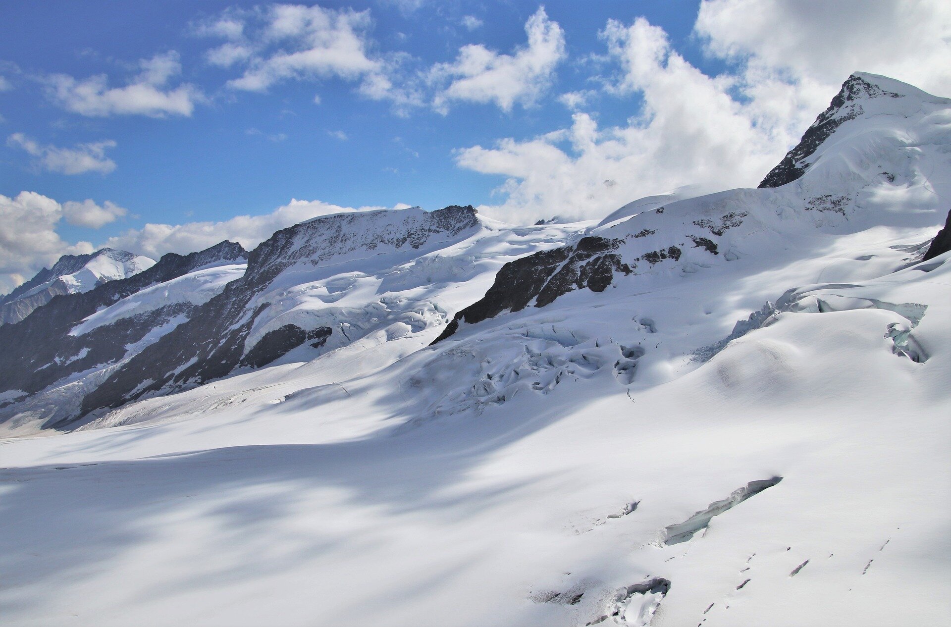 #Heatwave led to unprecedented melt of Swiss glaciers