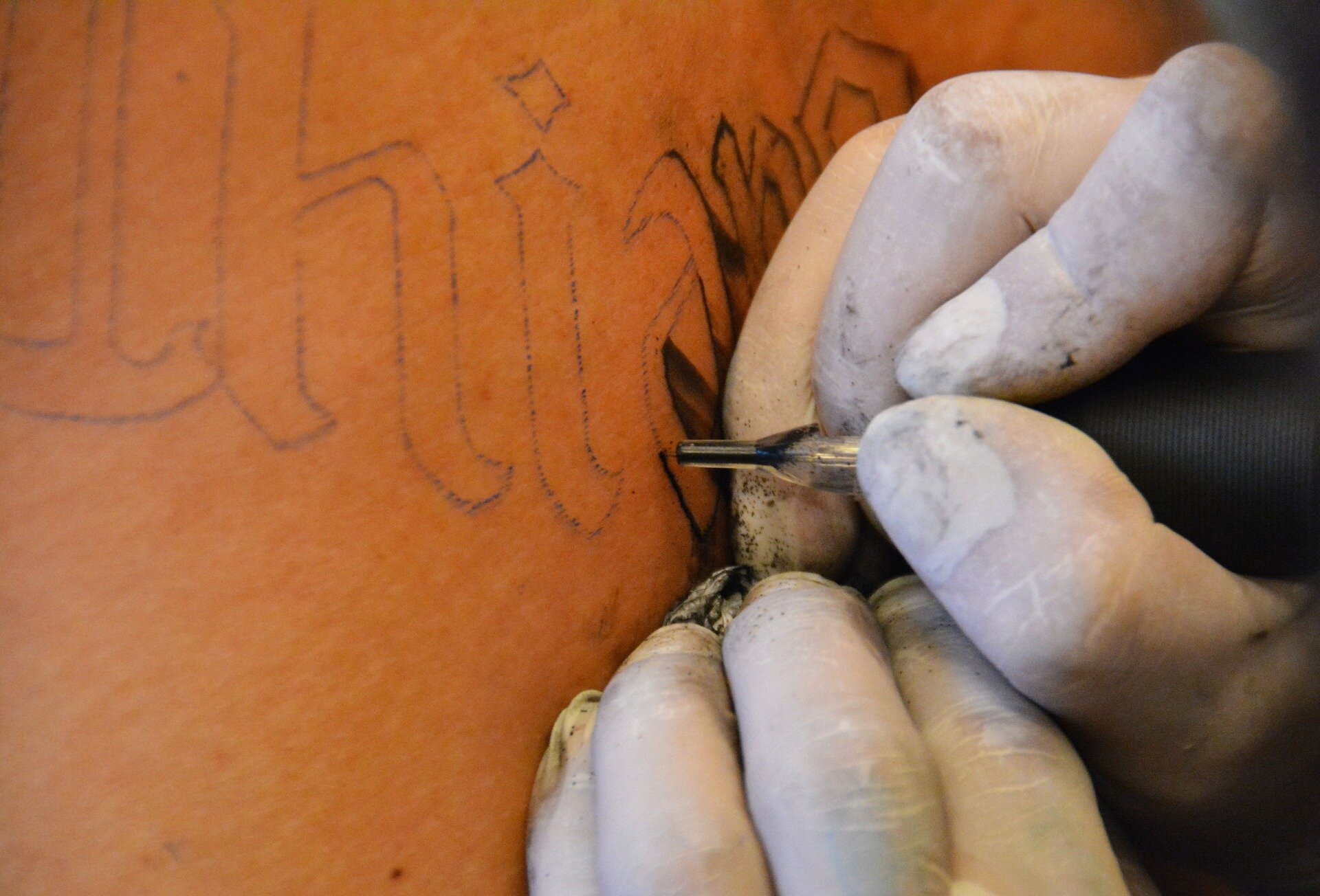 Татуировки иглой и чернилами