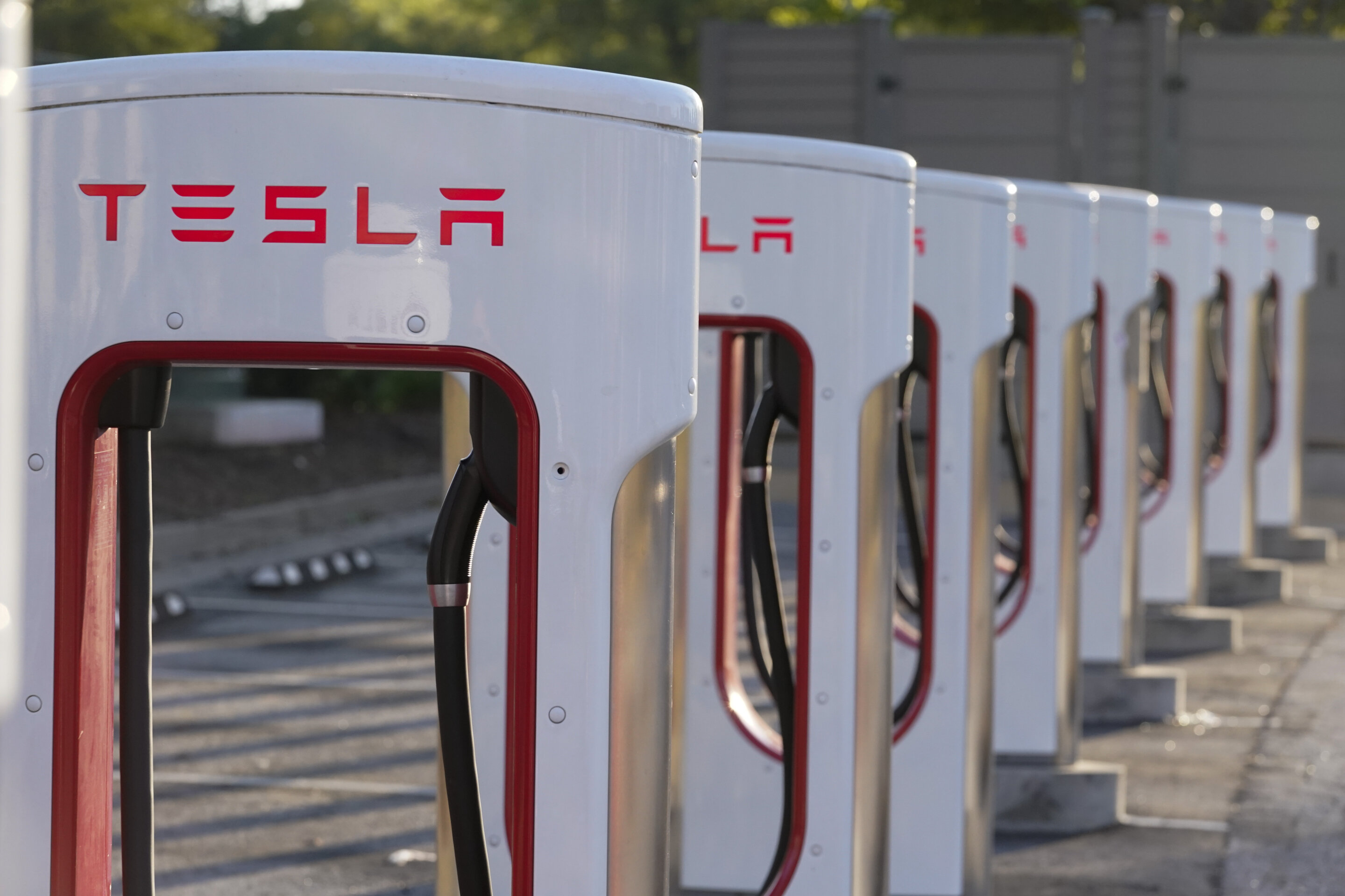 #Tesla proposes a 3-for-1 stock split; Ellison to leave Board