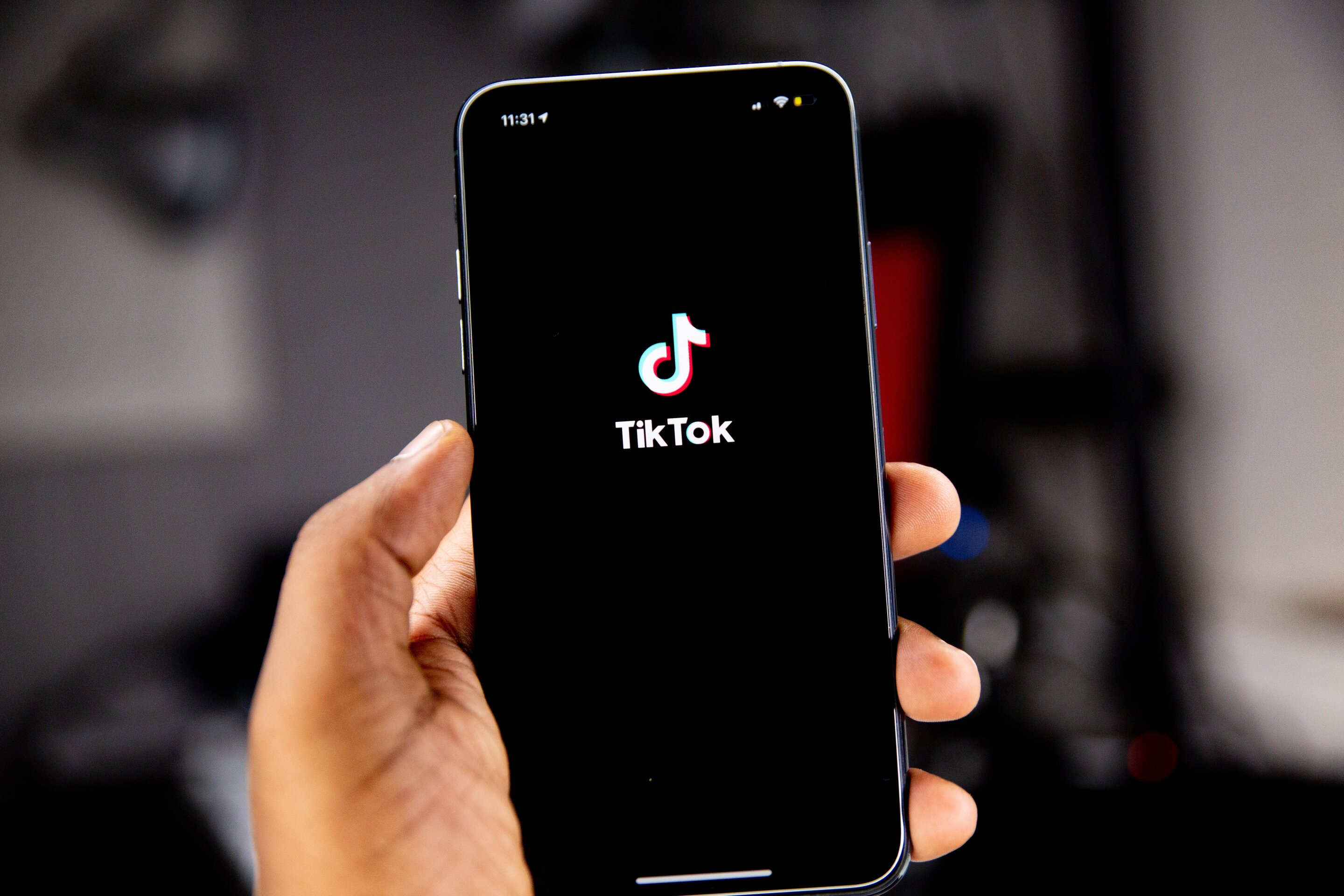 Mexican college students intoxicated by TikTok problem