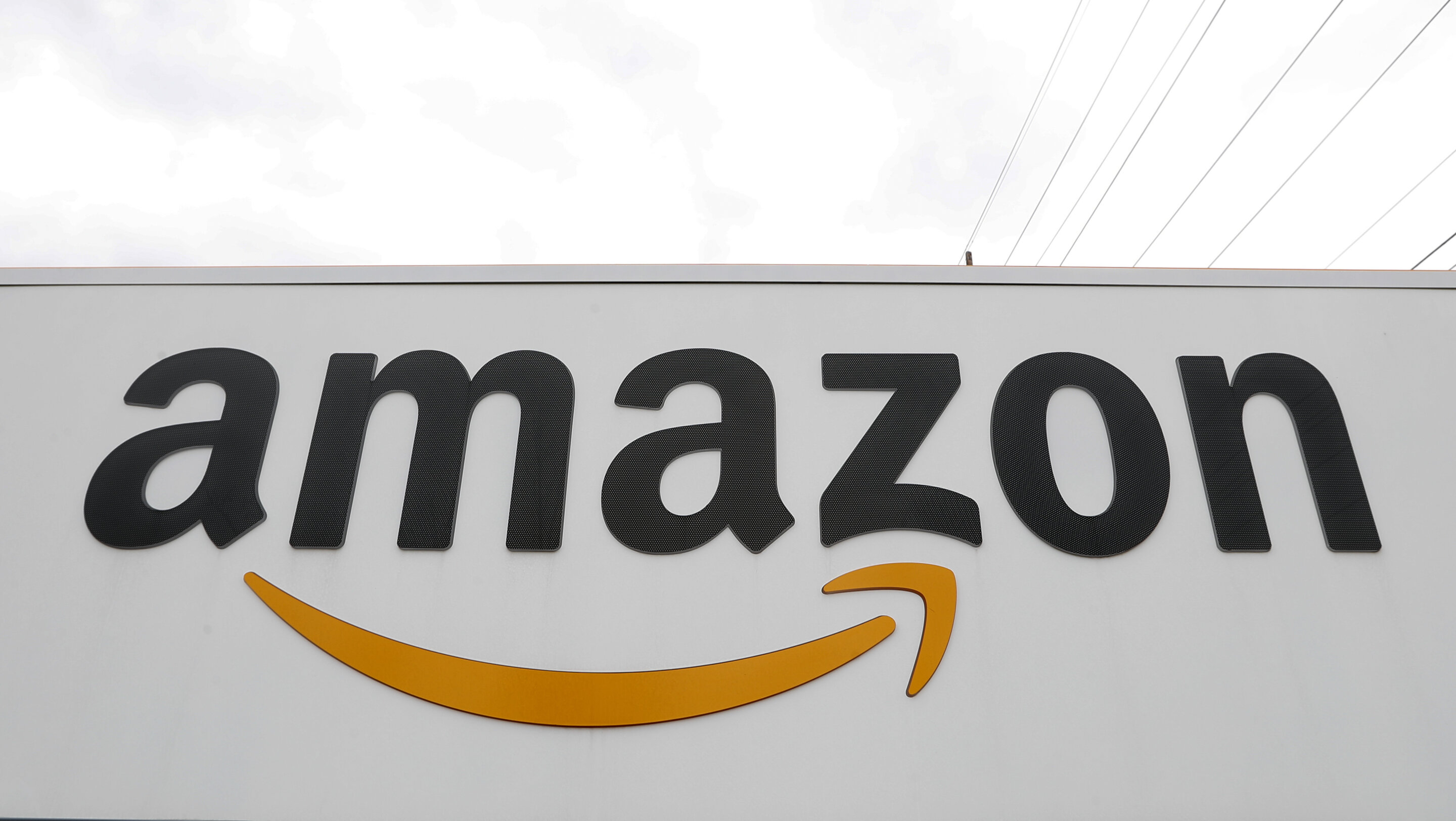 #Amazon beats Q4 revenue estimates, but profits slump
