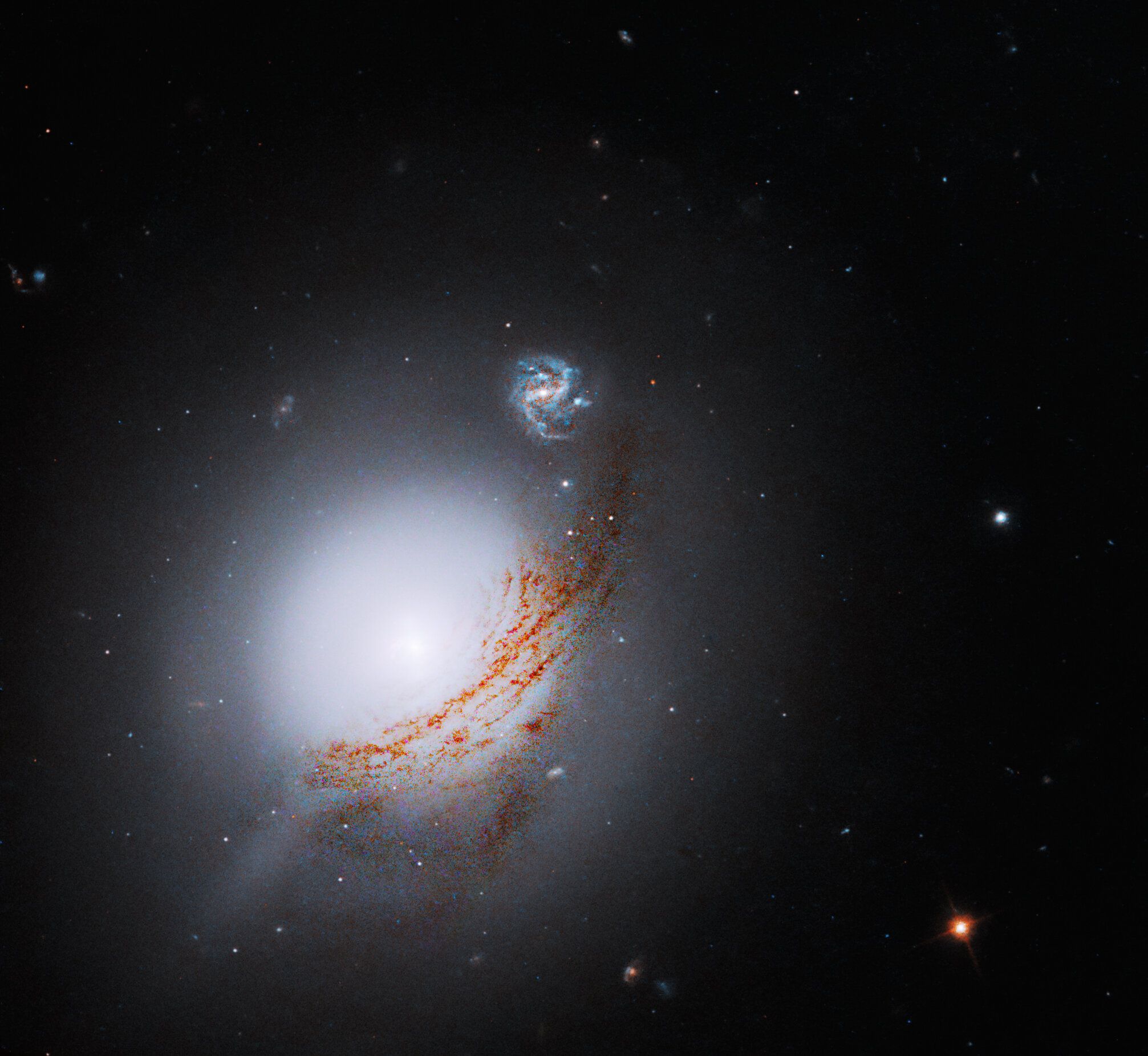 Tampilan Hubble dari galaksi lenticular NGC 5283