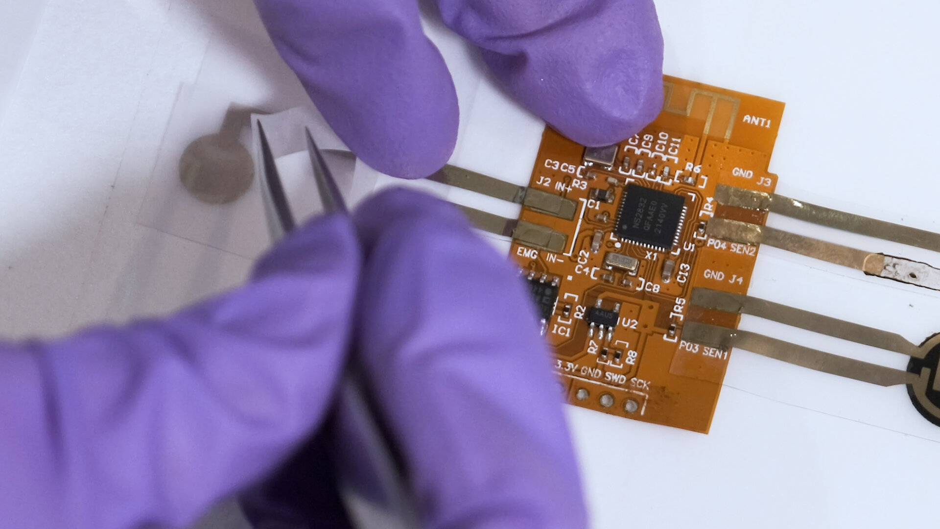 ‘Lego-like’ universal connector makes assembling stretchable devices a snap