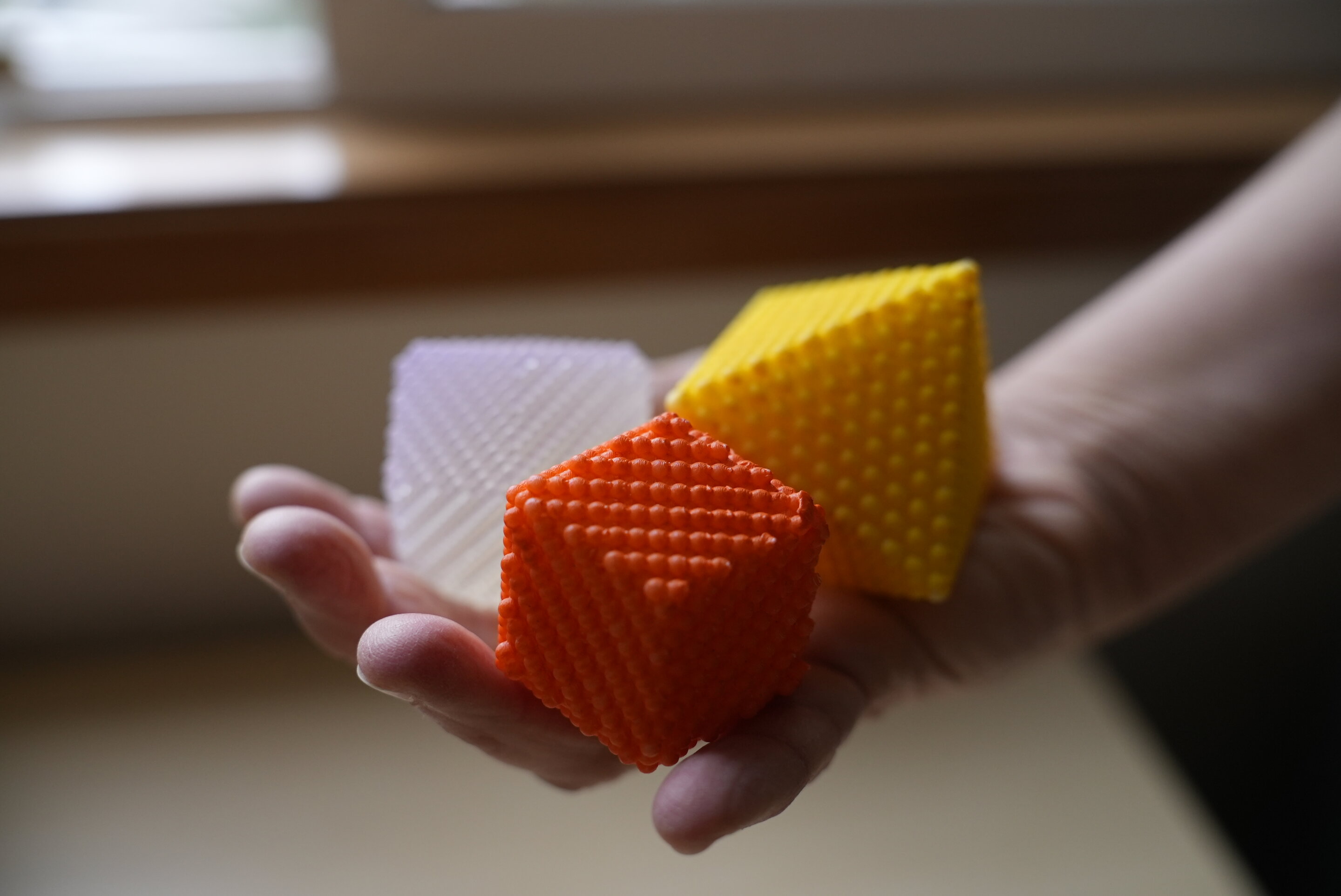 3D models for placing nanoparticles in the palm of your hand