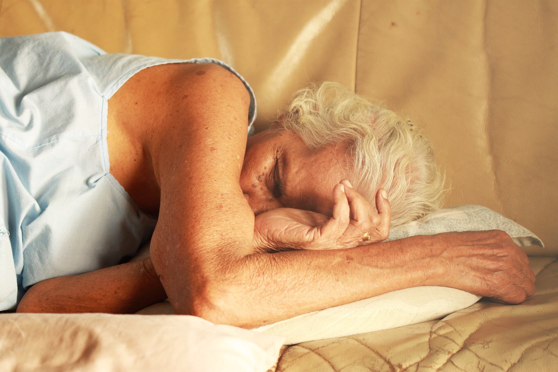#Improving quality of life and sleep in people with memory problems without using drugs