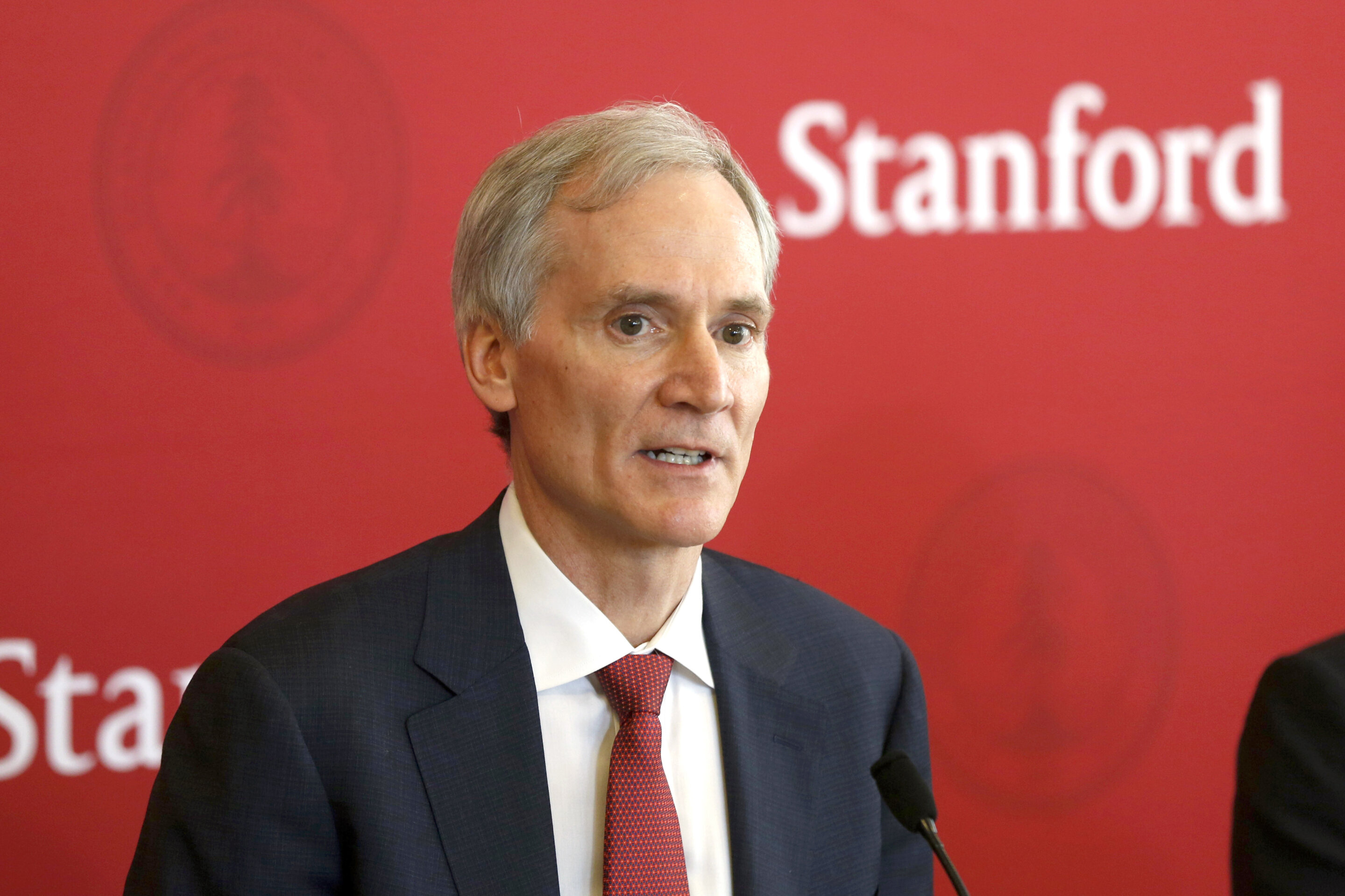Stanford University president announces resignation over concerns about ...