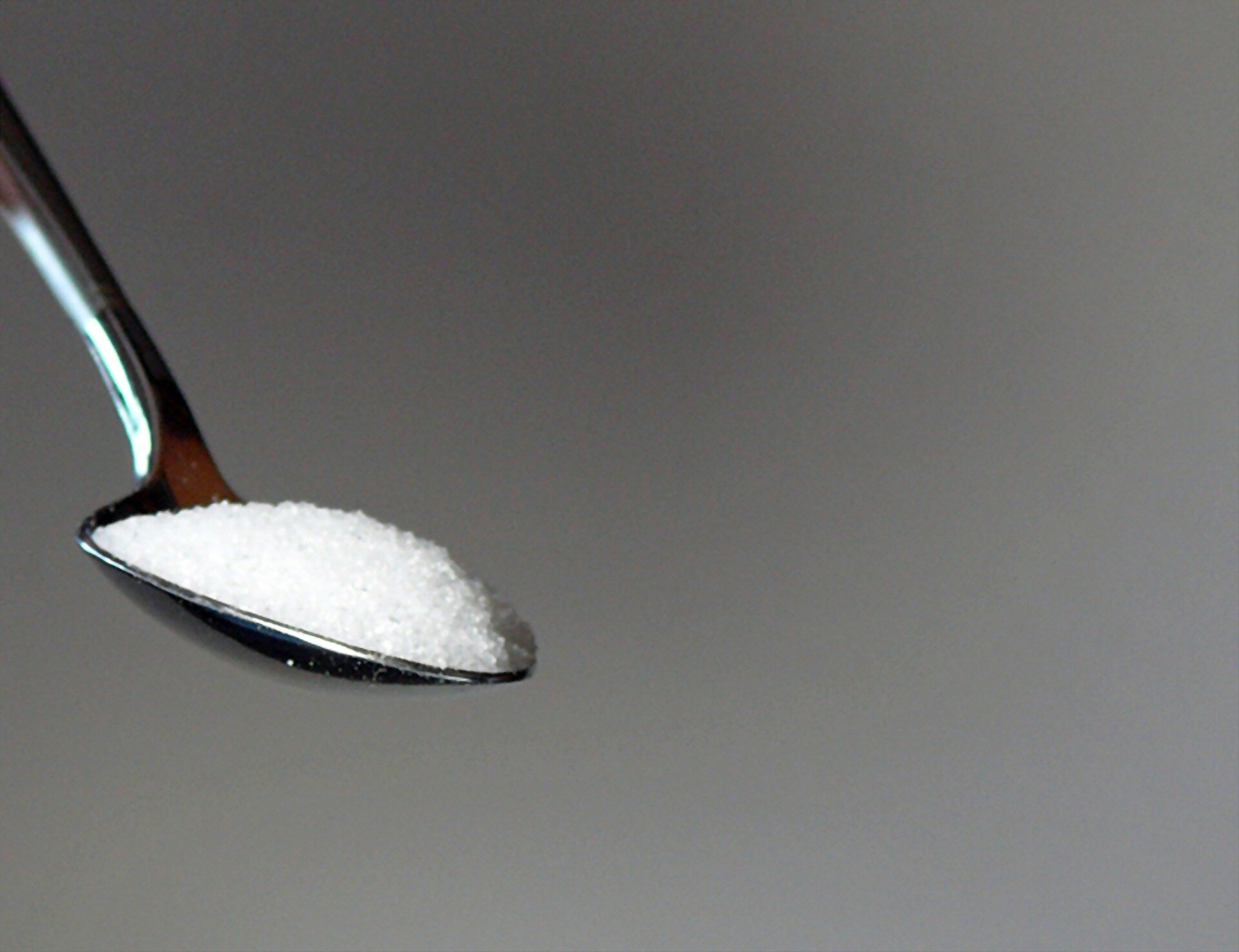 Do sweeteners increase your appetite? New evidence from randomized controlled trial says no