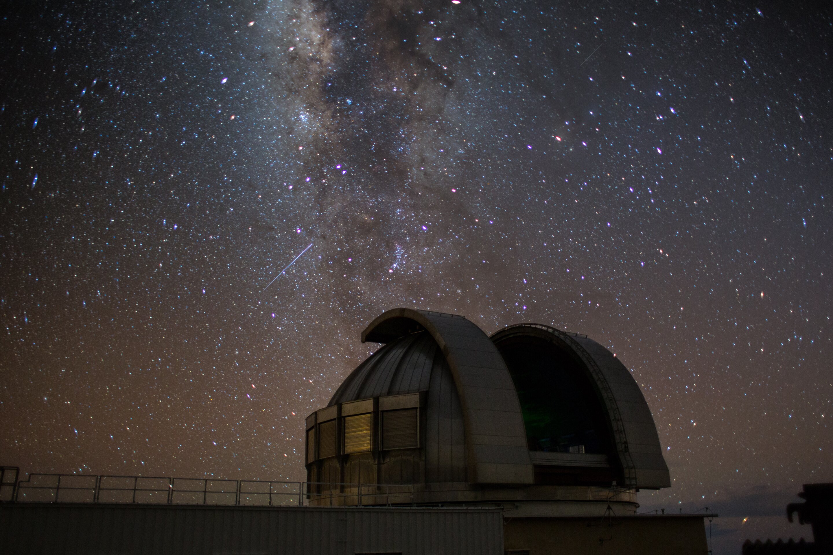Astronomowie skanują setki gwiazd w poszukiwaniu „anomalnych tranzytów”