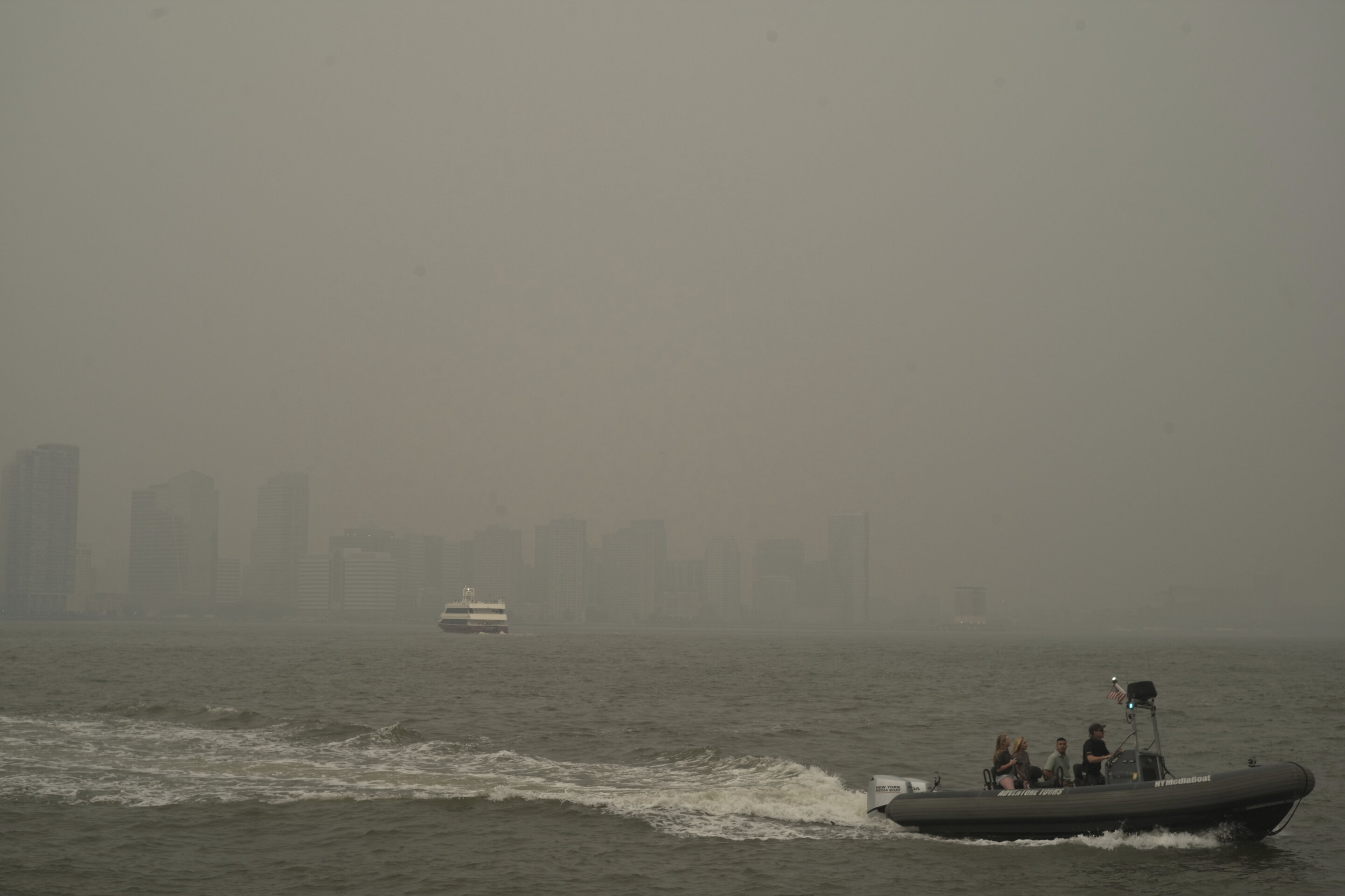 Yankee Stadium surrounded by haze, 'unhealthy' air from Canadian wildfires