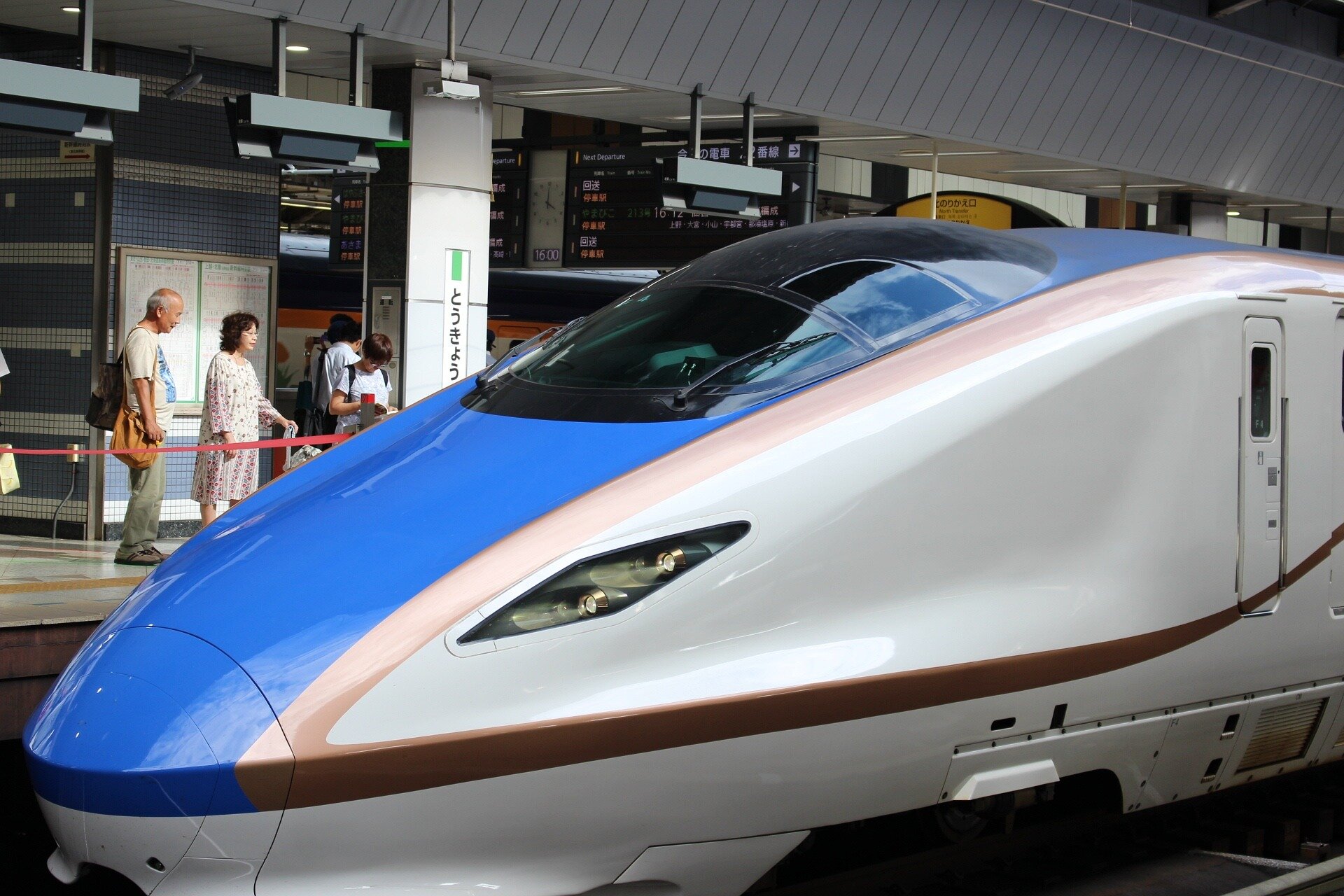 日本の新幹線はキラキラ光る？